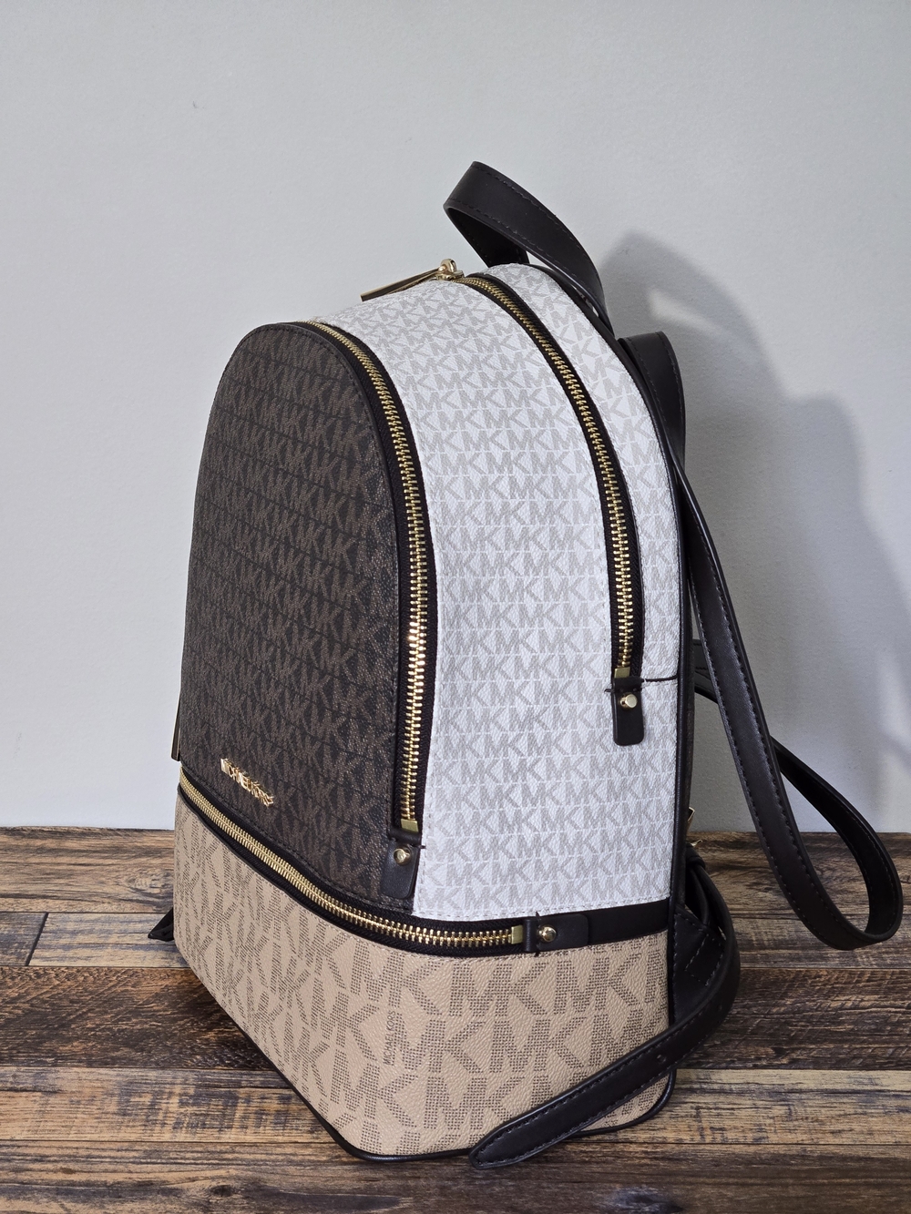 Michael Kors Rhea Backpack In Color-Block - Picture 3 of 7